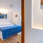 Mair Apartment *